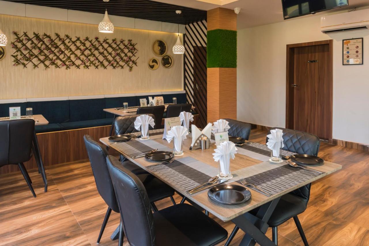 Tusker Tea County Hotell Chālsa Eksteriør bilde