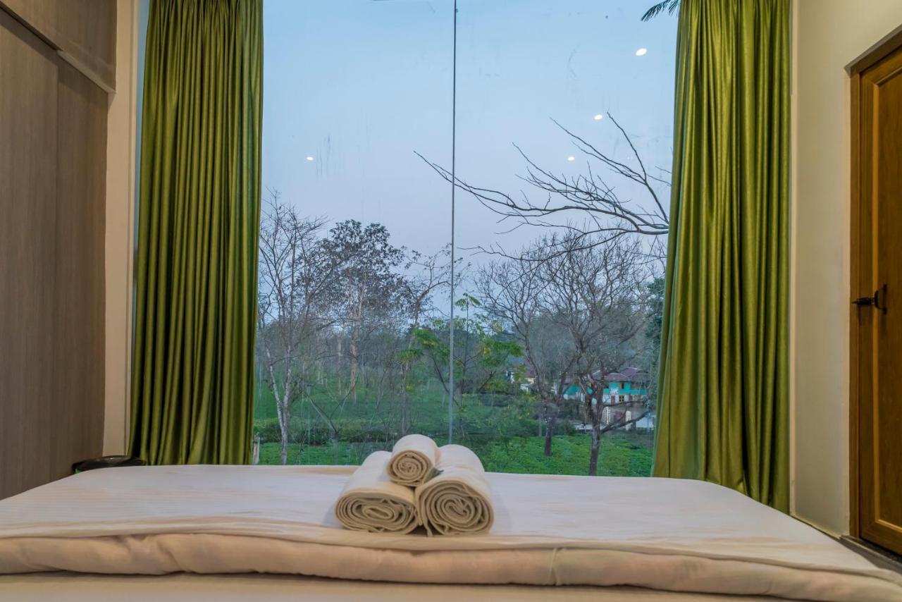 Tusker Tea County Hotell Chālsa Eksteriør bilde