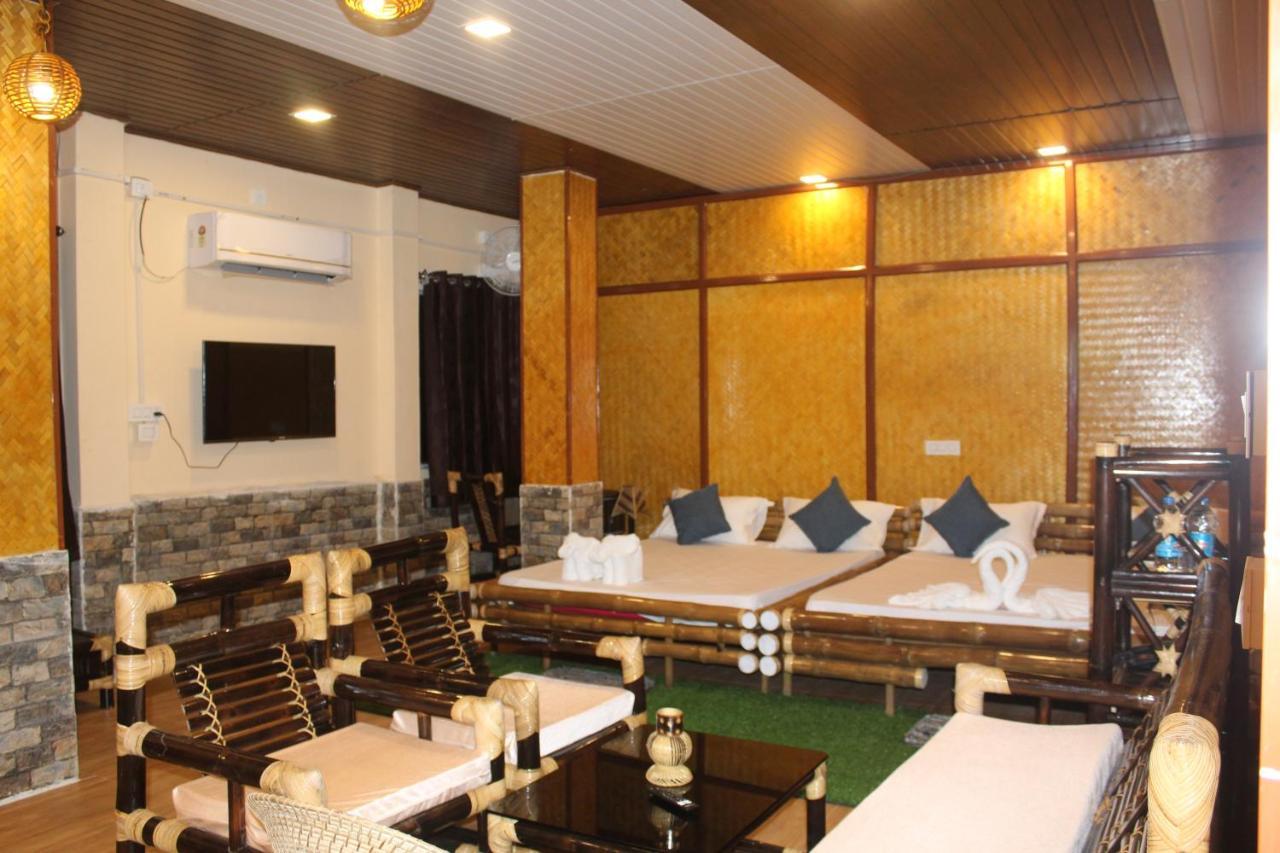 Tusker Tea County Hotell Chālsa Eksteriør bilde