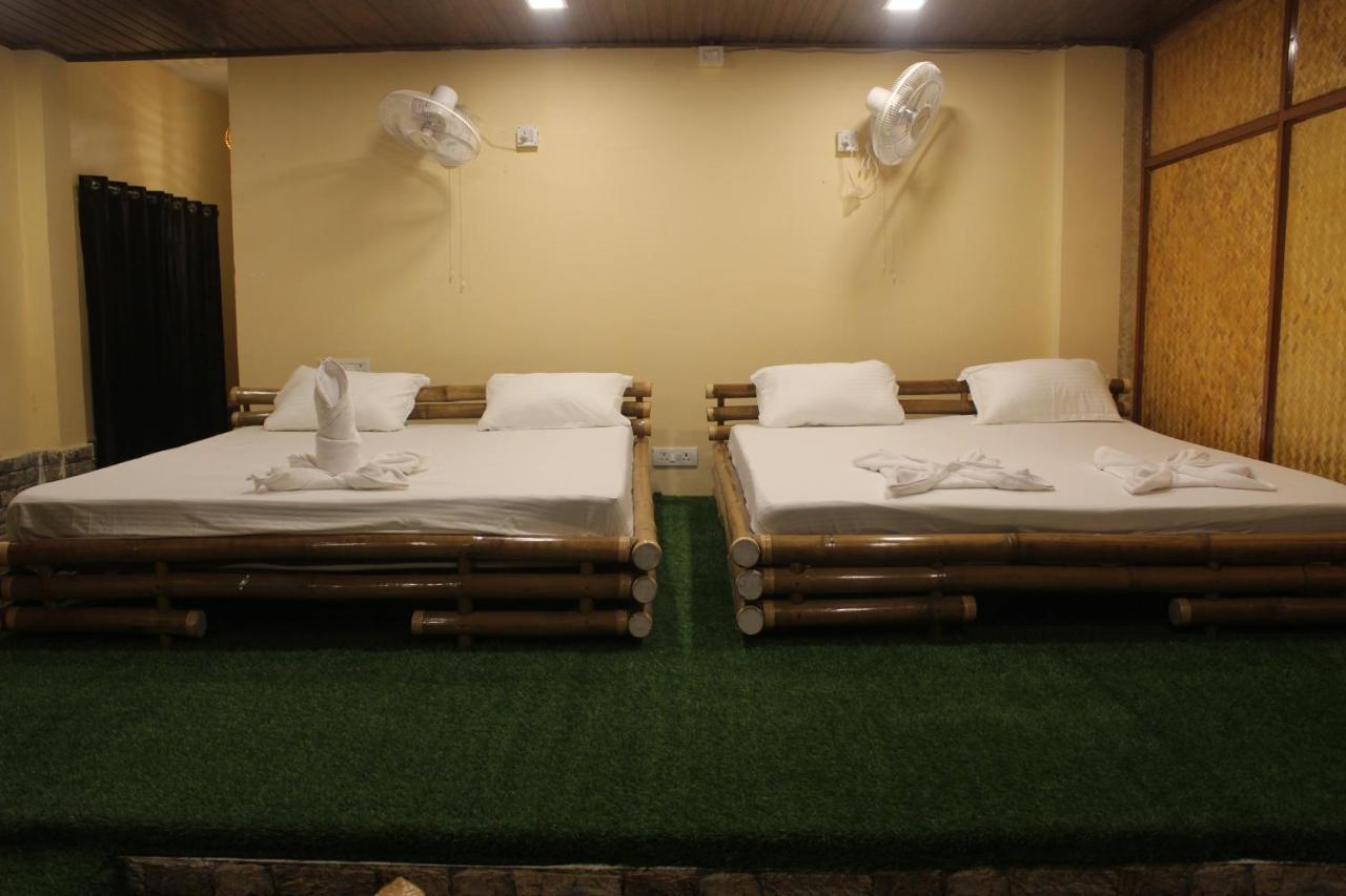 Tusker Tea County Hotell Chālsa Eksteriør bilde