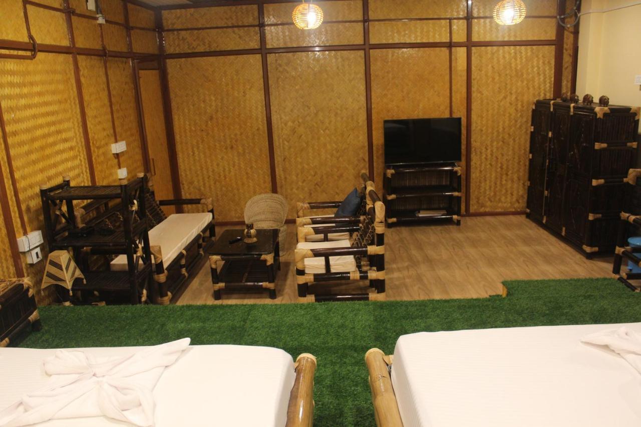 Tusker Tea County Hotell Chālsa Eksteriør bilde